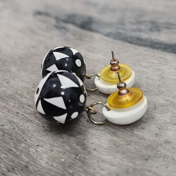Vintage drop earrings black and white - Picture 6 of 7